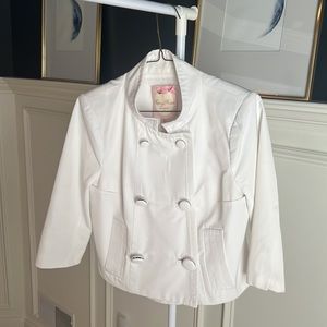 White double breasted cropped blazer